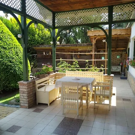 Veranda Vendeghaz * Kismaros