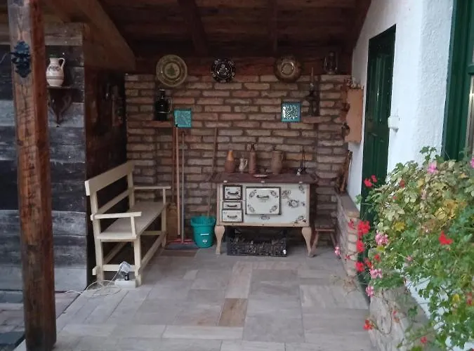 Veranda Vendeghaz Holiday home Veroce