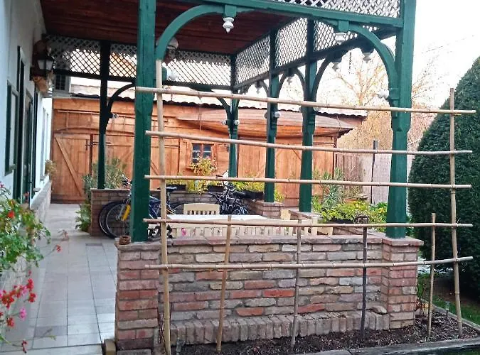 Veranda Vendeghaz Holiday home